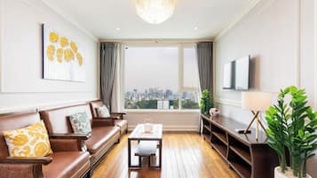Grand-Apartment, 2 Schlafzimmer, Küche, Stadtblick | Wohnbereich