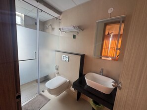 Familien-Vierbettzimmer | Badezimmer