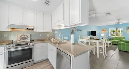 Lagoon-Front PCB Duplex | Boat Parking | Close to Beach | Sleeps 8