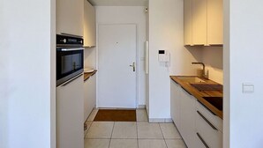 茶具/咖啡用具、冰箱、微波炉、炉灶