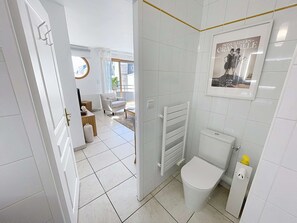 Hair dryer - Cozy studio, secure parking - 2 guests (50m from beach) (Granville)