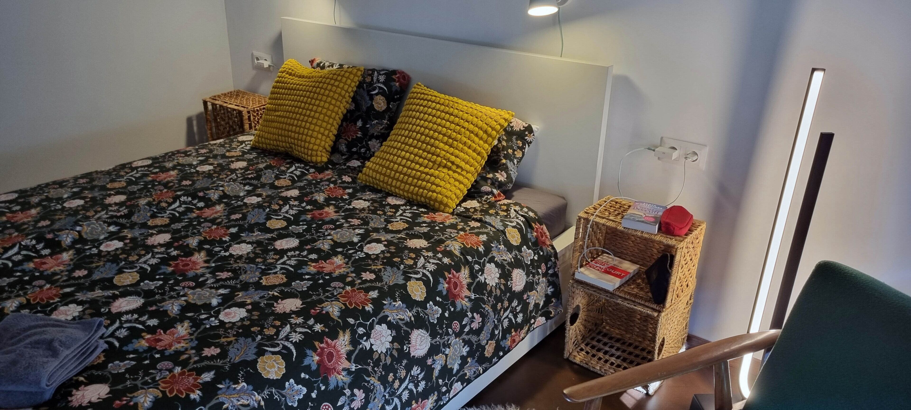 2 chambres, fer et planche à repasser, Wi-Fi, draps fournis
