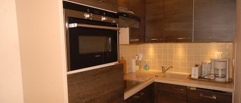 Kühlschrank, Mikrowelle, Geschirrspüler