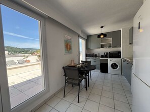 Dining - Apartment with sea view - 4 guests (Cavalaire-sur-Mer)
