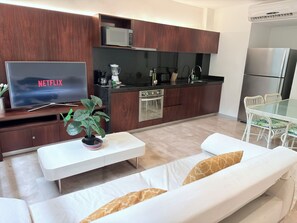 Living area - Cozy 1 Bedroom Retreat Steps from 5th Avenue & the Beach (Playa del Carmen)