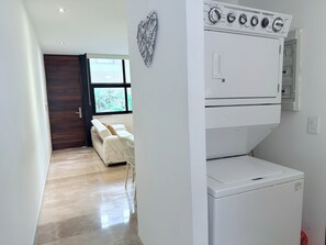 Interior - Cozy 1 Bedroom Retreat Steps from 5th Avenue & the Beach (Playa del Carmen)