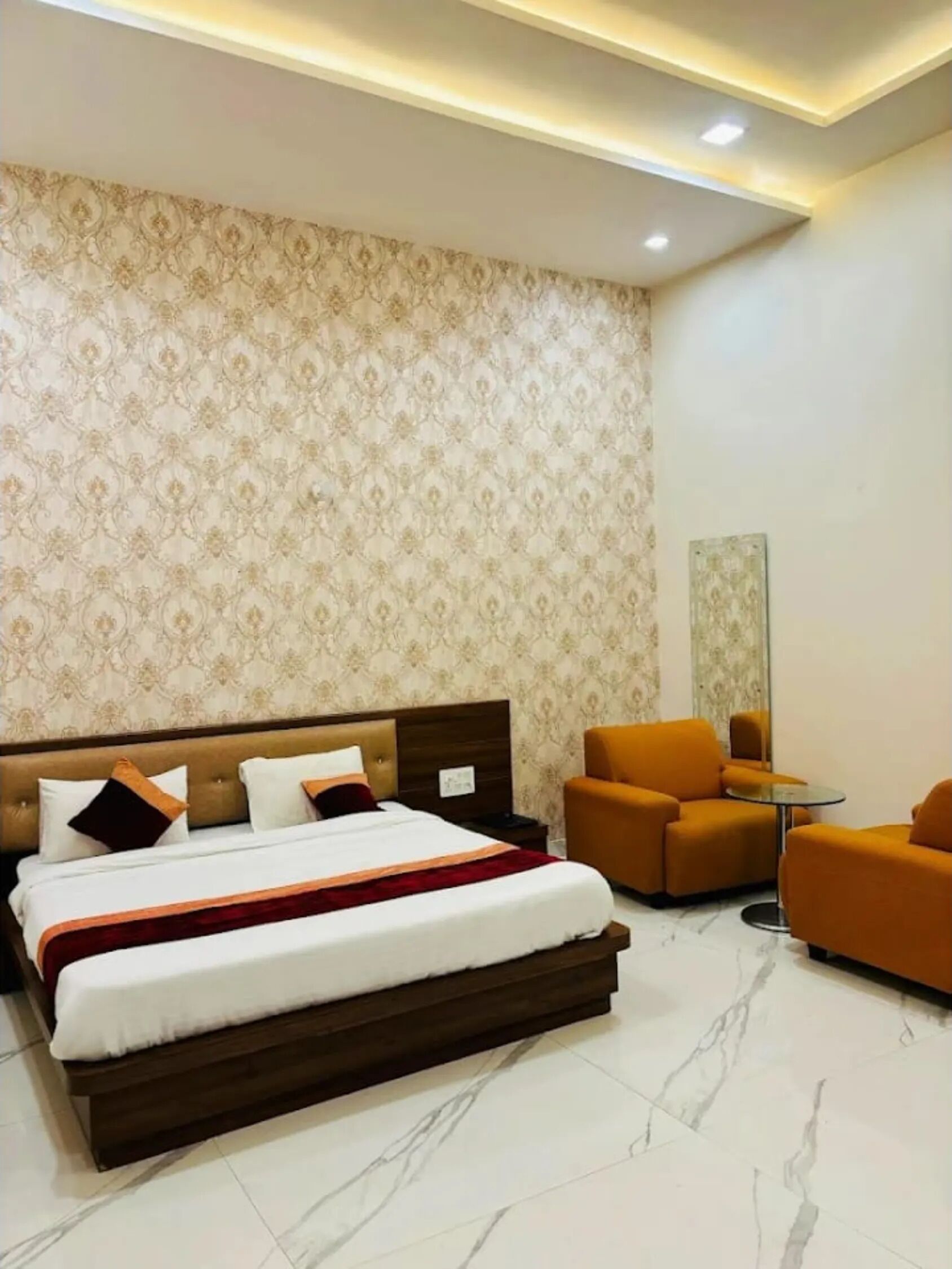 Deluxe Double Room, City View | Desk, free WiFi