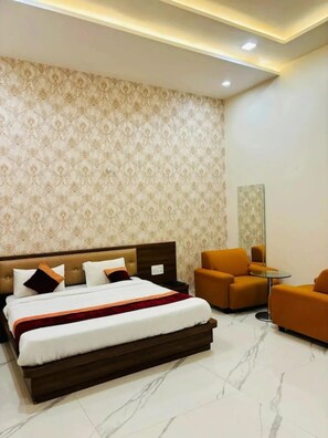 Deluxe Double Room, City View | Desk, free WiFi - Hotel Amar Vilas & Resort Bharatpur (Bharatpur)
