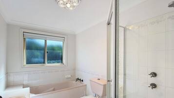 House | 4 bedrooms, Internet