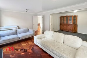 House - Metawise Spacious 4-bedroom Home in Cherrybrook (Sydney)
