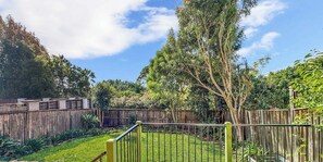 Room - Metawise Spacious 4-bedroom Home in Cherrybrook (Sydney)