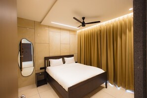 1 bedroom, WiFi - Nirrtul Crystal 1BHK Apartment Cozy & Quite (Surat)