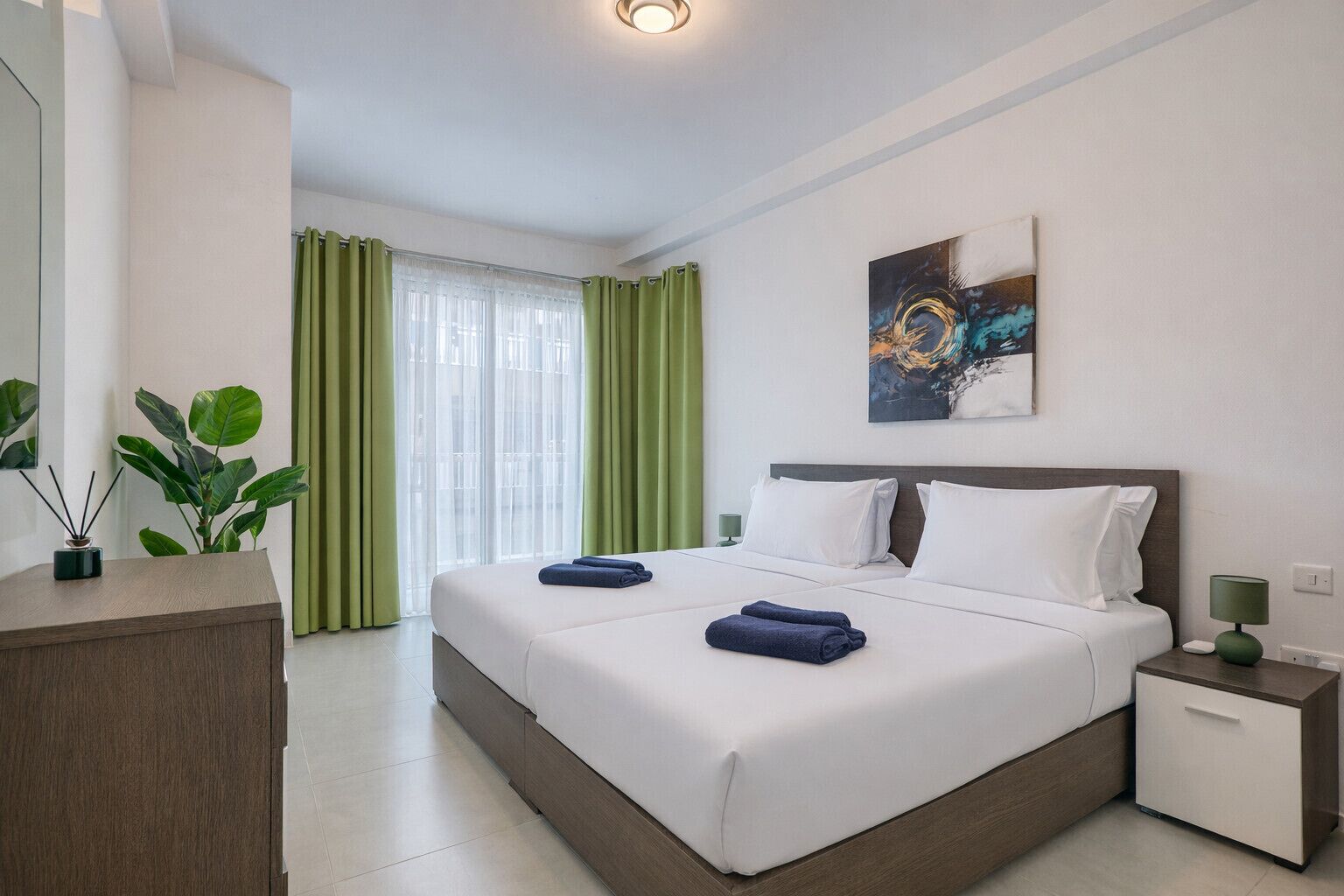 Iron/ironing board, free WiFi, bed sheets