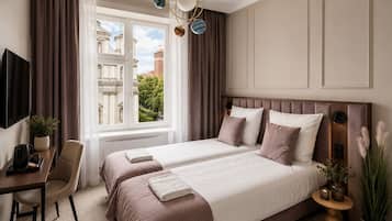 Hypo-allergenic bedding, iron/ironing board, free WiFi