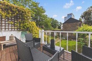 Terrace/patio - Fantastic 1BDR Flat in Chiswick w Spacious Garden (Greater London)