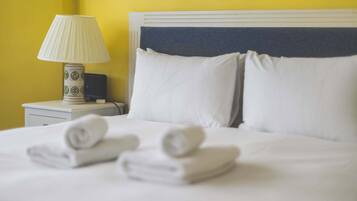 Iron/ironing board, Internet, bed sheets