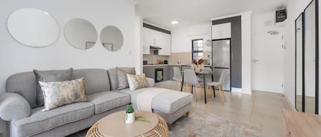 Luxury-Apartment, 2 Schlafzimmer, Erdgeschoss (Luxury 2 - Bedroom Garden Apartment) | Wohnbereich