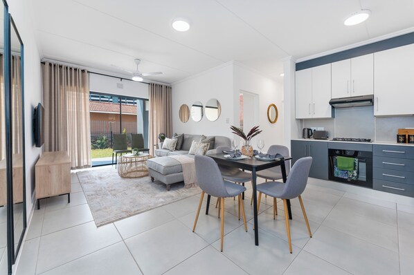 Luxury Apartment, Ground Floor (Luxury 2 - Bedroom Garden Apartment) | Interior