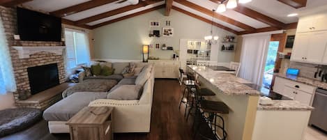 Smart TV, fireplace, DVD player, table tennis