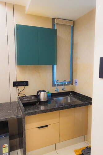 Nirrtul Sapphire Studio Apartment Specious Cozy & Quite