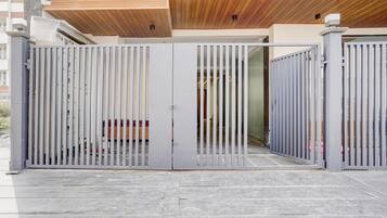 House | Reception