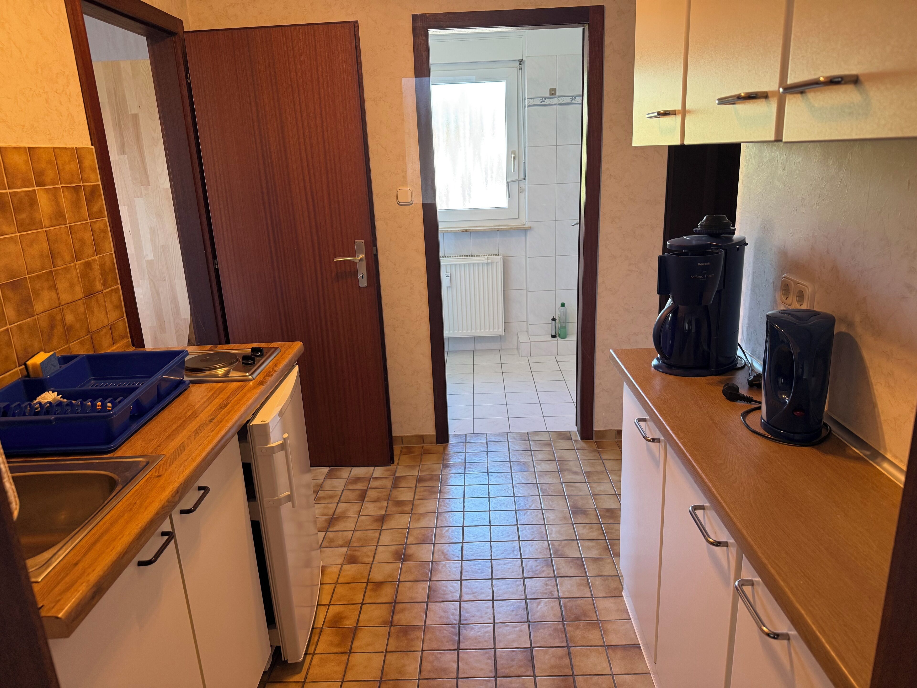 Fridge, microwave, coffee/tea maker, electric kettle