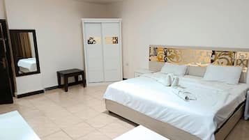 Studio, 1 tweepersoonsbed | Lakens van Egyptisch katoen, luxe beddengoed, verduisterende gordijnen