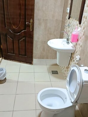 Studio, 1 Double Bed | Bathroom - Siveen Hotel (Amman)