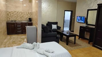 Deluxe Triple Room, 3 Twin Beds | Egyptian cotton sheets, premium bedding, blackout drapes, soundproofing