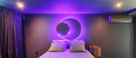 WiFi, bed sheets
