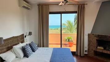 4 bedrooms, free WiFi, bed sheets
