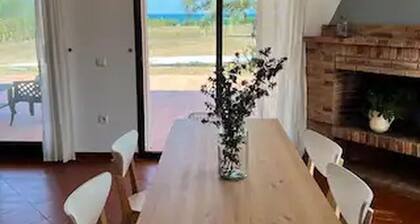 Ginjol Sunset Beachfront Cottage