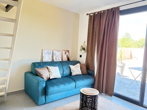 TV - Bed and Breakfast 'Vill'amore' with Sea View, Wi-Fi and Air Conditioning (Solaro)