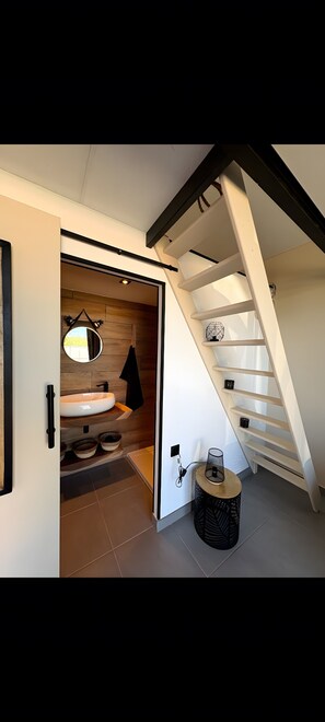 Interior - Bed and Breakfast 'Vill'amore' with Sea View, Wi-Fi and Air Conditioning (Solaro)