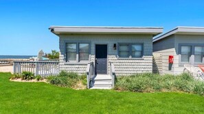 Exterior - The Inn Spot (Hampton Bays)
