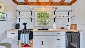 Private kitchen - The Inn Spot (Hampton Bays)