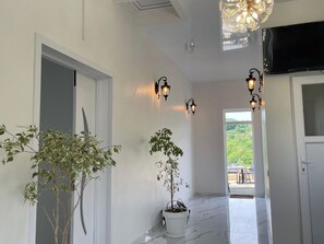 Double or Twin Room, Garden View | Interior - Guest house Ruslan (Batumi, Mahinjaurii)