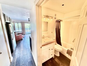 Towels - Tybee Island Beachfront Condo, Pools, Dolphins, Ships (Tybee Island)