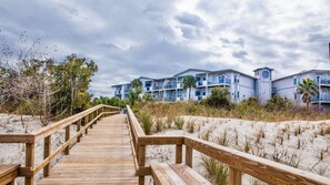 Property grounds - Tybee Island Beachfront Condo, Pools, Dolphins, Ships (Tybee Island)