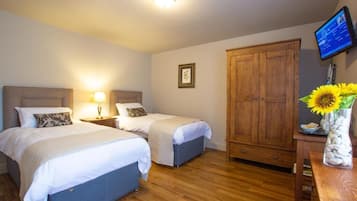 Deluxe Twin Room | Free WiFi, wheelchair access