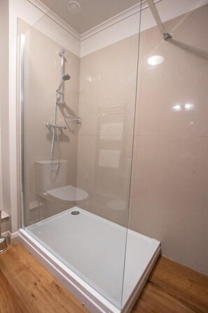 Deluxe Double Room | Bathroom