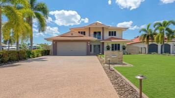 5 bedrooms