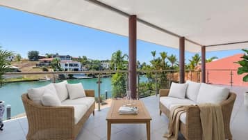 5 bedrooms
