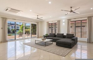 5 bedrooms - Zenlux Rosewater Pool Marina Deck Bayview Pad (Darwin)