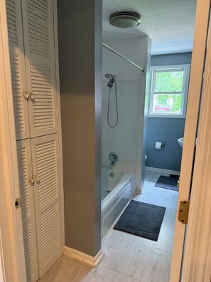 Toallas y papel de baño