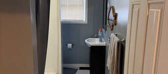 Traveling workers perfect home, 2 queen bedrooms and 1 queen bed in basement