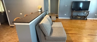 Traveling workers perfect home, 2 queen bedrooms and 1 queen bed in basement