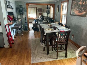 Dining - EAA Week House - Cozy 3 bedroom house only a 15-20 minute drive to EAA grounds. (Fond du Lac)