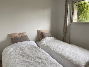 Iron/ironing board, WiFi, bed sheets - Vrbo Property (Vence)