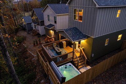 Custom 3 Bdrm Cottage in Chattanooga w/ Hot Tub!